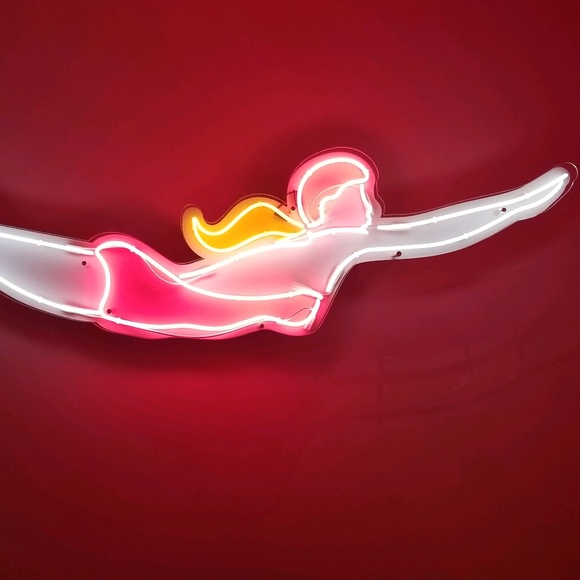 Meet your Posher, Jennifer - Picture 1 of 1